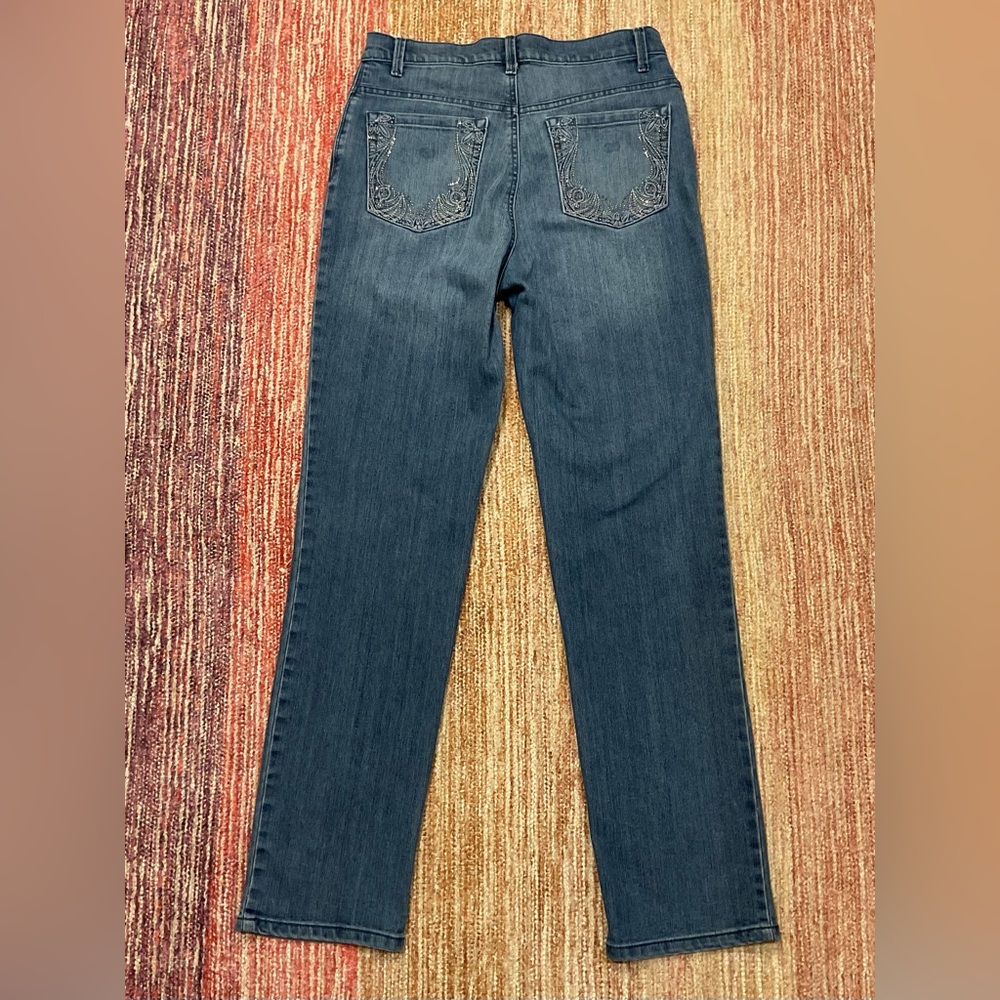 Gloria Vanderbilt Mid-Wash Amanda Classic Straight Leg Jeans Size 6 - Picture 6 of 13
